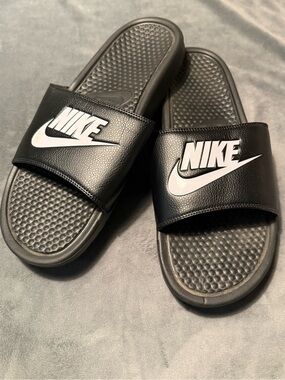 NWOT Nike Benassi JDI Men's Black White Slide Sandals Size 12